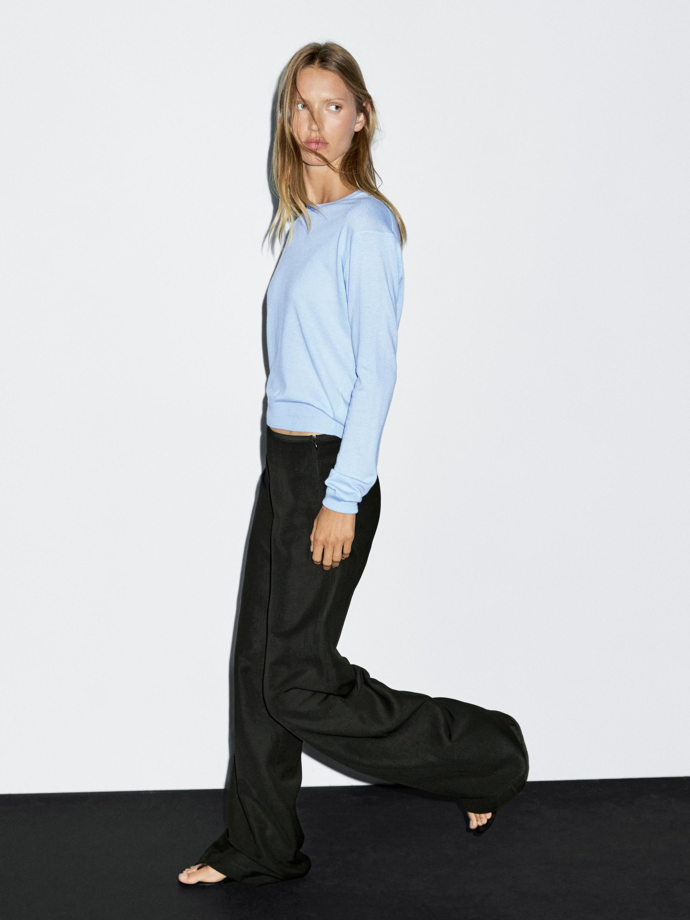 Wool blend knit sweater with crew neck